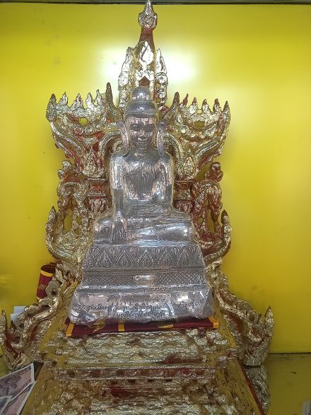 ငွေပုံရံမုနိမြတ်စွာဘုရား
